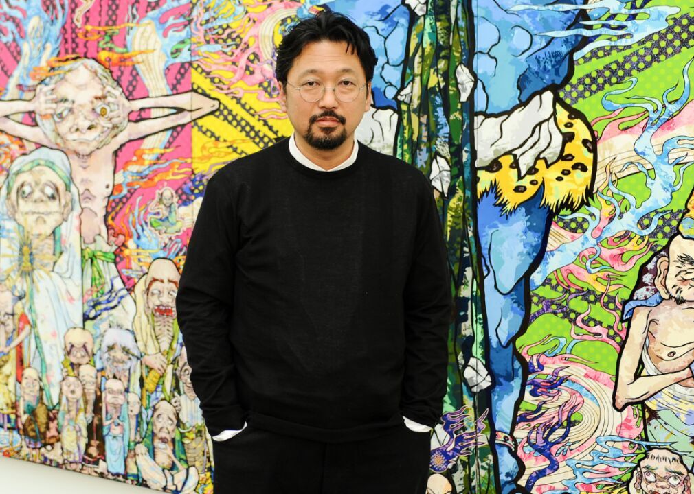 2000: Takashi Murakami articulates his Superflat theory